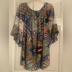 WinWin Pinwheel Sleeve Tunic Top